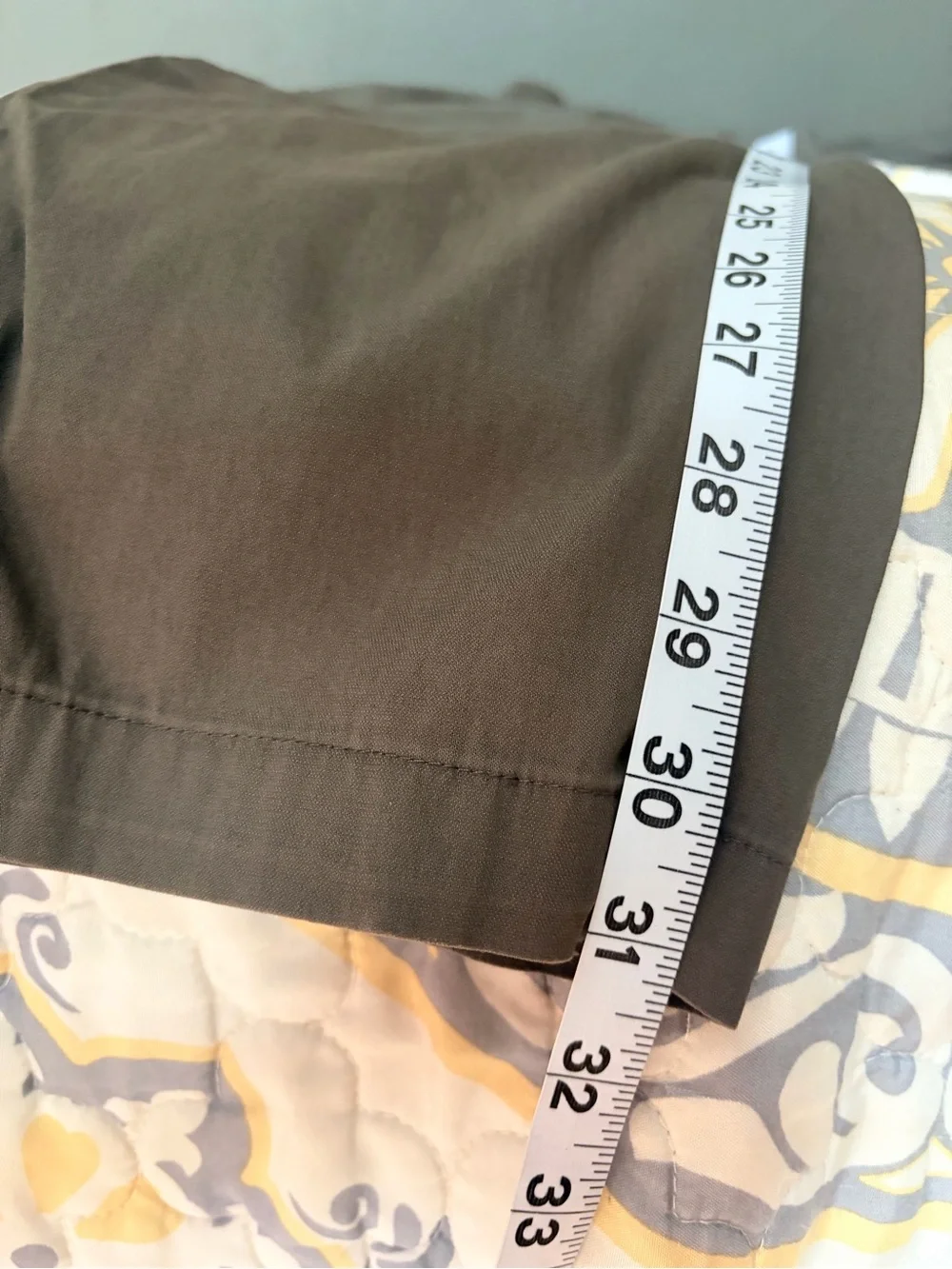Lululemon men’s ABC Classic Fit Trouser Warpstreme, Olive Brown Size 34